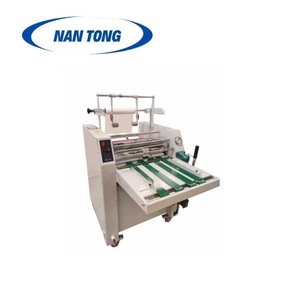 Machine à découper et à plastifier le papier semi-automatique Nantou, largeur 680 mm, capacité 80-450 g/m², emballage en boîte en bois - Product Image 2