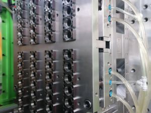 Máquina automática de ampollas BFS líquidas para línea de llenado de solución salina <span class=keywords><strong>normal</strong></span> en el cuidado de la salud Máquina BFS de llenado aséptico compatible con GMP - Product Image 4