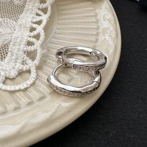 Pendientes Geométricos Vintage de Plata S925 para Otoño/Invierno - Product Image 1