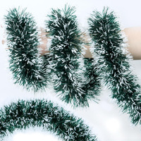 Décoration de Noël de 2 m avec guirlandes en tinsel à bords blancs, ruban rayé vert sauge foncé pour la décoration festive