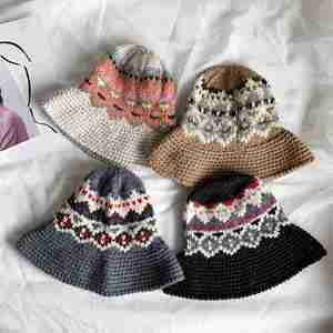 Gorro de Pescador Tejido a Mano con Diseño Retro Coreano Jacquard, Gorro de Ganchillo Grueso con Borde Enrollado - Product Image 1