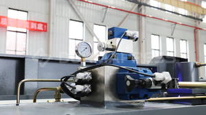 Machine de cisaillement à guillotine à plaque CNC à guidage linéaire 12X3200 avec contrôleur CNC Delem DAC360T dans les pièces d'<span class=keywords><strong>aviation</strong></span> de précision - Product Image 6