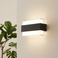 Lampe murale extérieure LED moderne PW2005 7,5W IP65, étanche, 80 Lm/w, corps en PC, double tête, forme carrée, garantie 3 ans pour le jardin