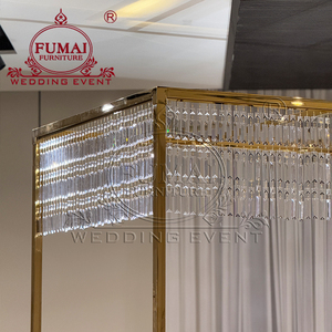 โต๊ะรับประทานอาหารสำหรับเจ้าสาวและเจ้าบ่าวกรอบสแตนเลสสีทองสำหรับงานแต่งงานดีไซน์แบบราชวงศ์พร้อมโดมทรงหยดน้ำคริสตัล - Product Image 5