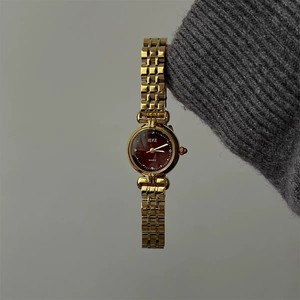 Petite <span class=keywords><strong>marque</strong></span> <span class=keywords><strong>de</strong></span> niche, luxe léger, style classique français haut <span class=keywords><strong>de</strong></span> gamme, style Instagram, grande <span class=keywords><strong>marque</strong></span>, style antique, <span class=keywords><strong>montre</strong></span> Ankela Red Hill en or - Product Image 5
