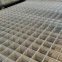 Grillage soudé galvanisé à trous carrés avec services de pliage et de découpe pour clôtures et grilles de sécurité de ventilation de chaudière