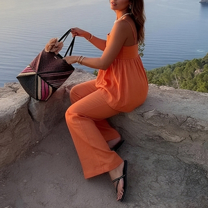 Completi Estivi <span class=keywords><strong>Eleganti</strong></span> da Donna All'ingrosso: Top Corto a Canotta Traspirante a Tinta Unita e <span class=keywords><strong>Pantaloni</strong></span> a Gamba Larga a <span class=keywords><strong>Vita</strong></span> <span class=keywords><strong>Alta</strong></span> - Set Casual da Donna - Product Image 4