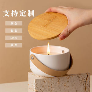 Porte-bougie en céramique personnalisé, rond, avec poignée en cuir, cadeau écologique pour la décoration de la maison - Product Image 1