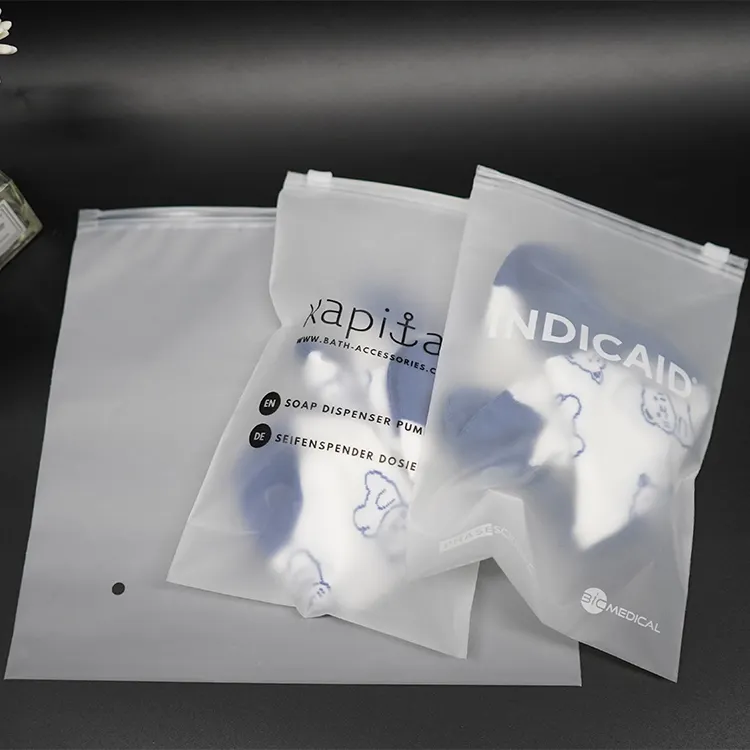 Impresión personalizada de plástico PE embalaje transparente Ldpe esmerilado bolsa con cremallera para ropa camiseta