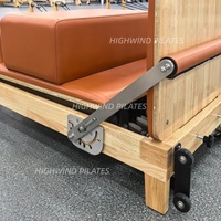 Mesin Pilates Reformer OEM Tugas Berat Komersial MOQ Rendah, Tahan Lama, Dapat Disesuaikan, Kayu Oak, Dapat Dilipat, Peralatan Latihan Kebugaran Yoga Rumahan