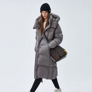 Vendita all'Ingrosso Giacca Invernale da Donna Lunga in Piuma d'Oca 90% con Cappuccio Caldo, Impermeabile e Versatile per Climi Rigidi - Product Image 2