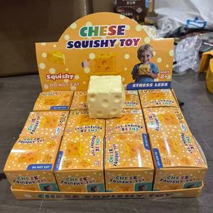 ของเล่นบีบชีสแบบใหม่ 12 ชิ้น/กล่อง ของเล่นบีบคลายเครียด ของเล่นเสริมพัฒนาการทางประสาทสัมผัส ของเล่นยอดนิยม ชีสสควิชชี่ - Product Image 6