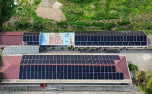 Système d'énergie solaire hybride résidentiel avec une capacité de 3 kW à 6 kW, contrôleur PWM et MPPT, batterie au lithium pour usage domestique SR6KW-HY Off - Product Image 5