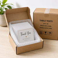 Cartes de table en acrylique mat personnalisées avec impression numérique, design pliable pour une utilisation promotionnelle dans les magasins, les hôtels, les expositions et la vente en gros
