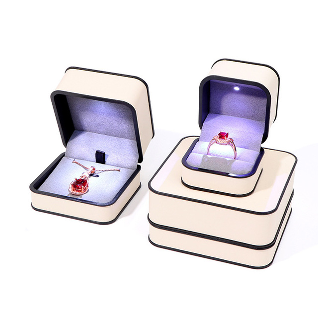 Customized Logo New PU Leather Necklace Earrings Bracelet Ring Box Long Chain Gift Box High-end LED Light Emitting Jewelry Box