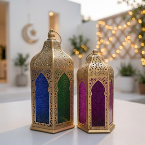 Lanternes à bougies en métal doré de style marocain populaires auprès des fabricants, avec verre coloré pour la décoration du Ramadan - Product Image 2