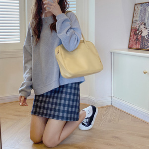 Women's Shoulder Bag Milk Apricot Large Capacity Zipper Closure Casual Everyday Use Spring 2025 - Product Image 4