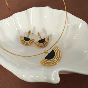 Geometric Earring And Necklace <b>Set</b> For Women <b>Gold</b> Zinc Alloy Fashion Jewelry <b>Set</b> - Product Image 3