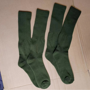 Calcetines Deportivos DFS01 con Logotipo Personalizado, Color Verde Jungla, de Algodón Antifúngico, de Lana Larga, Calcetines Verdes para Hombre, Calcetines de Invierno - Product Image 3