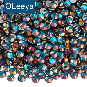 Strass en verre OLeeya personnalisés en usine, couleurs claires, à fixation à froid, cristaux non thermocollants, en vrac, à dos plat, pour justaucorps - Product Image 1