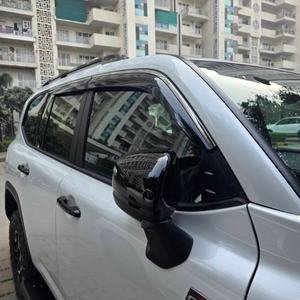 แผ่นบังลมรถยนต์สำหรับ TOYOTA LAND CRUISER LC300 2022  แผ่นกันลมแบบฉีดขึ้นรูป - Product Image 3