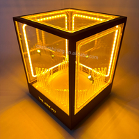 L'usine fournit un LOGO personnalisé de haute qualité lumière dorée cuboïde plateau rotatif LED présentateur de bouteilles pour discothèque bar party