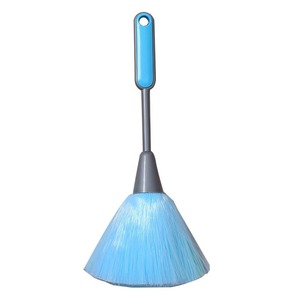 Nouvelle brosse de nettoyage pour clavier d'ordinateur, dépoussiéreur de bureau et domestique, plumeau en plumes de poulet, brosse douce pour le nettoyage des interstices du clavier - Product Image 1