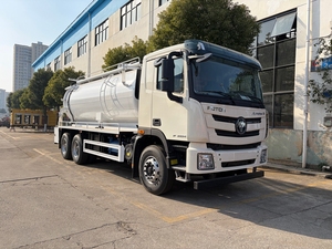 Camion-citerne d'aspiration des eaux usées Foton Auman de 18 mètres cubes, équipé de conduites à droite et à gauche pour l'aspiration et le transport des eaux usées - Product Image 2