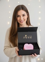Elegante Caja Personalizada en Forma de Libro, Reciclada, de Cartón Negro y Gris, Impresión a Cuatro Colores, Estampado en Caliente, UV Localizado, Magnética