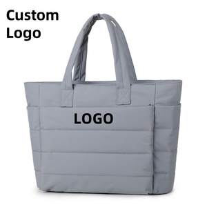 Fourre-tout matelassé à logo personnalisé Sacs à main matelassés pour l'hiver Fourre-tout à fermeture éclair Sacs à provisions Sac fourre-tout de voyage pour hommes pouvant mettre sur la valise - Product Image 1