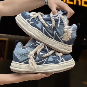 Chaussures de marche légères et antidérapantes pour hommes et femmes, style sportif, à lacets ou à enfiler, en denim, baskets basses avec talon compensé dissimulé - Product Image 3