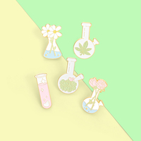 Broches personnalisées en émail de dessin animé pour les amoureux des plantes, flacon, tube à essai, broche en émail, broche en métal plaqué, collection en gros