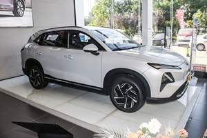 五菱星光<span class=keywords><strong>S</strong></span> 2024新款插电式混合动力Suv上汽五菱远程电动SUV中国新能源紧凑型SUV汽车待售 - Product Image 4