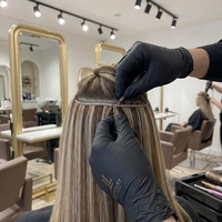 Cheveux à trame papillon Genius Hole Weft invisibles, Remy double drawn, librement découpables n'importe où sans se détacher, pour une pose invisible.