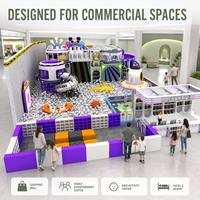 Équipement de terrain de jeux intérieur commercial pour enfants avec trampoline, piscine à balles, toboggan, structure d'escalade, carrousel et arcade