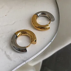 Hai màu Chunky Hoops Bông tai thép không gỉ 18K PVD mạ vàng tương phản màu không xỉn Bông tai không thấm nước yf3166