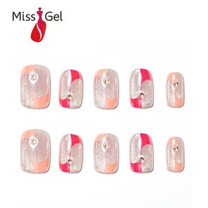 <span class=keywords><strong>Uñas</strong></span> Postizas Ecológicas de Larga Duración, 32 Piezas de Gel Suave, <span class=keywords><strong>Uñas</strong></span> Adhesivas al por Mayor para Salones de Belleza - Product Image 1