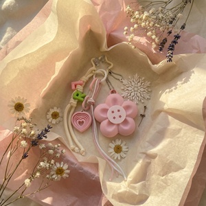 Llavero con botón de flor rosa, colgante para bolso con copo de nieve y corazón impreso en 3D, accesorio para mochila con cierre de estrella de estilo coquette, colgante personalizado - Product Image 4