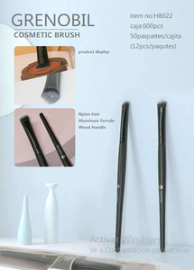 Pennello per palpebre PZ X 600 in pelo sintetico per sfumature e applicazione trucco - Product Image 3