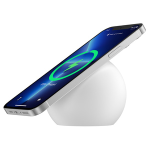 Soporte de <span class=keywords><strong>cargador</strong></span> inalámbrico de silicona para teléfono móvil, base de escritorio de carga inalámbrica para Iphone 12 y 13 - Product Image 4