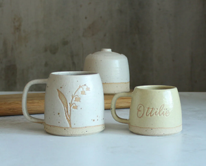 Grande tasse personnalisée avec fleurs et nom, tasse en <span class=keywords><strong>c</strong></span>éramique, tasses en poterie - Product Image 3