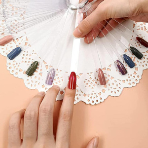 Muestra de Uñas de Plástico Transparente para Prácticas y Exhibición en Forma de Abanico con Anillo Metálico para que los Clientes Elijan Colores - Product Image 2