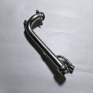 ท่อยางหล่อเย็นเครื่องยนต์ Mercedes-Benz M264 รุ่น 2642004201 2642008600 ท่อเหล็กสำหรับเปลี่ยนหัวสูบ - Product Image 1