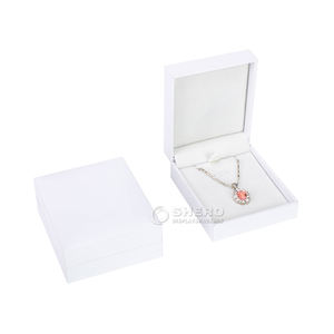 Caja de Joyería Blanca de Alta Gama con Logotipo Personalizado, Caja de Anillos de Papel Imitación Cuero, Caja de Joyería para Pendientes, Pulseras y Collares para Boda - Product Image 1