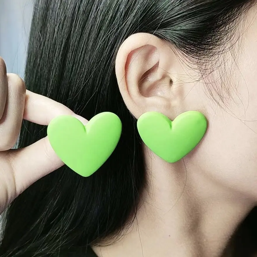 Anting-anting kancing hitam merah putih Korea untuk wanita anting-anting hati cinta besar geometris hadiah perhiasan mode