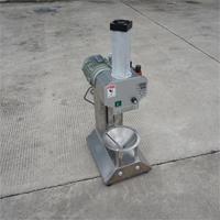 Automatische kokosnootschilmachine/kokosnootsnijmachine/kokosnoottrimmachine