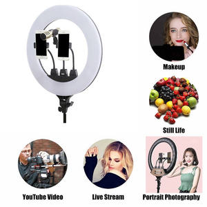 Espejo de Maquillaje con Anillo de Luz LED de 22 Pulgadas (55.5 cm) para Fotografía y Selfies, con Soporte para Teléfono y Trípode - Product Image 5