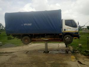 Meilleure vente Baohua 360 rotation <span class=keywords><strong>pneumatique</strong></span> creusé poste unique élévateur de voiture pour <span class=keywords><strong>centre</strong></span> de lavage de véhicule de bonne qualité - Product Image 2