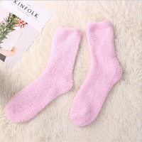 Vente en gros de chaussettes thermiques en éponge pelucheuse Hiver Intérieur Chaussettes unisexes moelleuses pour femmes
