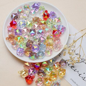 Perles acryliques en gros perles acryliques carrées colorées transparentes pour bijoux à bricoler soi-même et suspension de voiture, perles en plastique diamant en vrac - Product Image 1